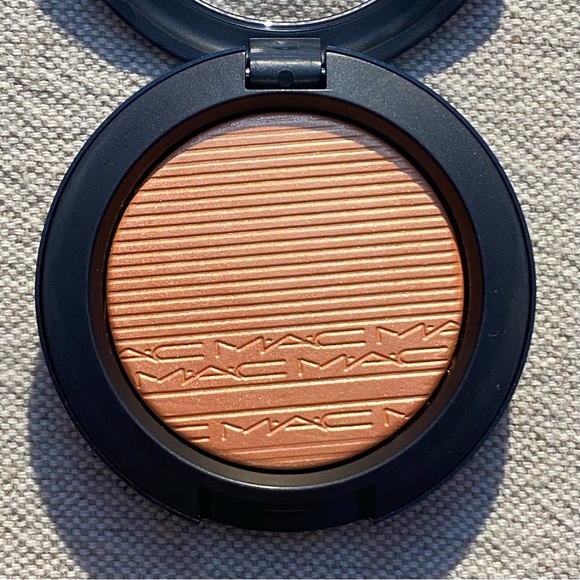 MAC Extra Dimension Blush NIB - Picture 2 of 2